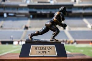 Read more about the article 2026 Heisman Trophy Odds: Favorites, Contenders & Sleepers